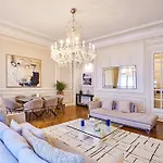 Chic Haussmann Apartment