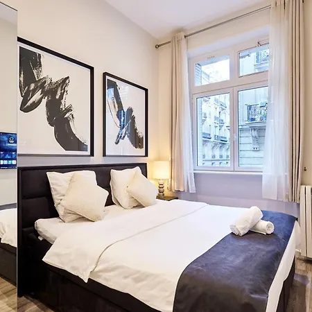 Appartamento Chic Haussmann Parigi